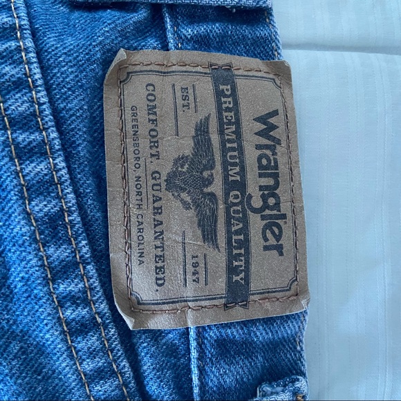 Vintage 90’s Wrangler Mom Denim Jean Shorts High-Rise Medium Wash Sz 38 Classic - Picture 2 of 7